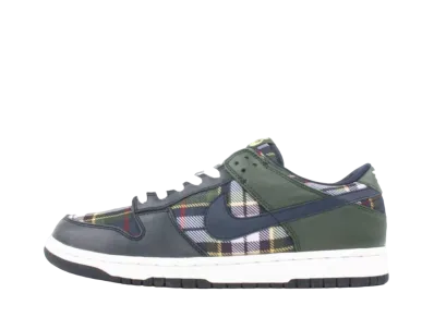 ナイキ SB ウィメンズ ダンク ロー "オブシディアン/アウトドアグリーン"