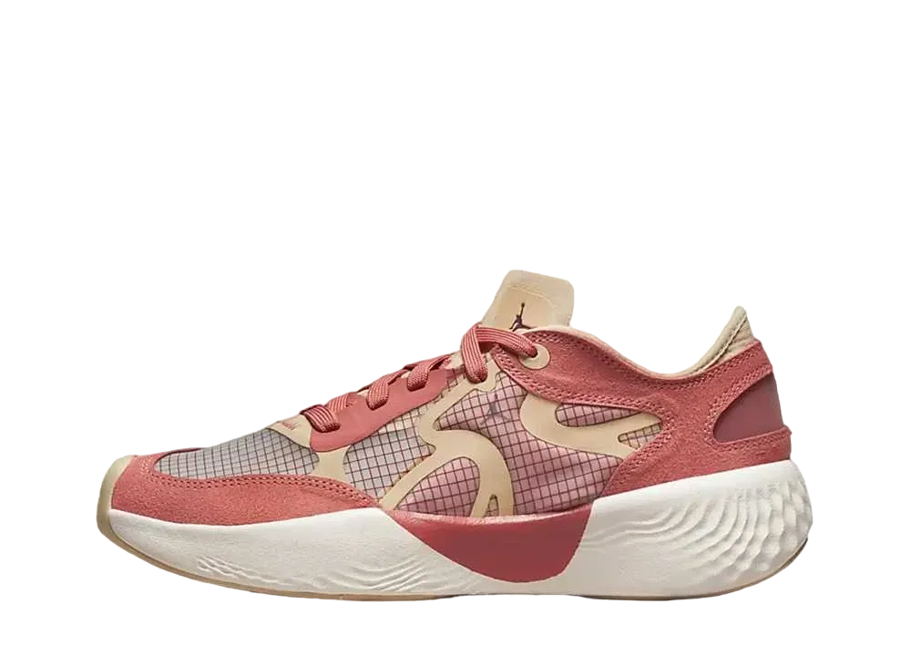 ナイキ ウィメンズ ジョーダン デルタ 3 ロー "キャニオン ピンク/ラタン/セイル/チェリー ウッド レッド"