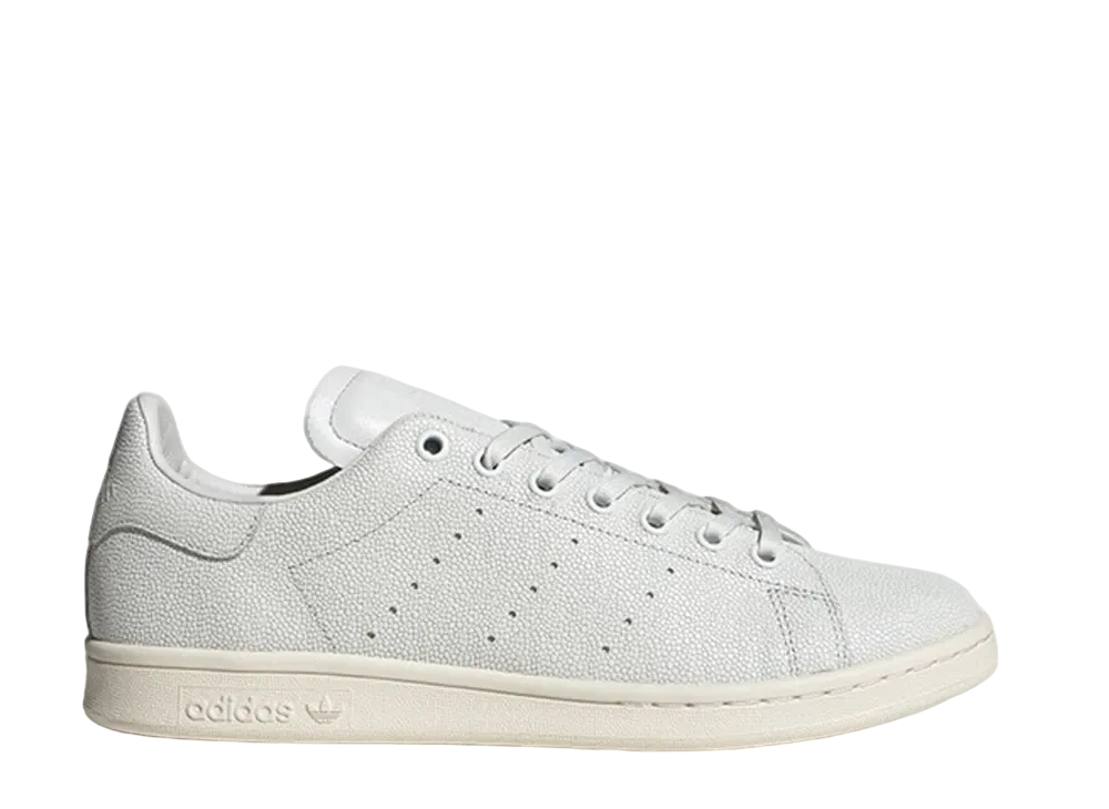 アディダス スタンスミス リーコン "クリスタル ホワイト/チョーク ホワイト"