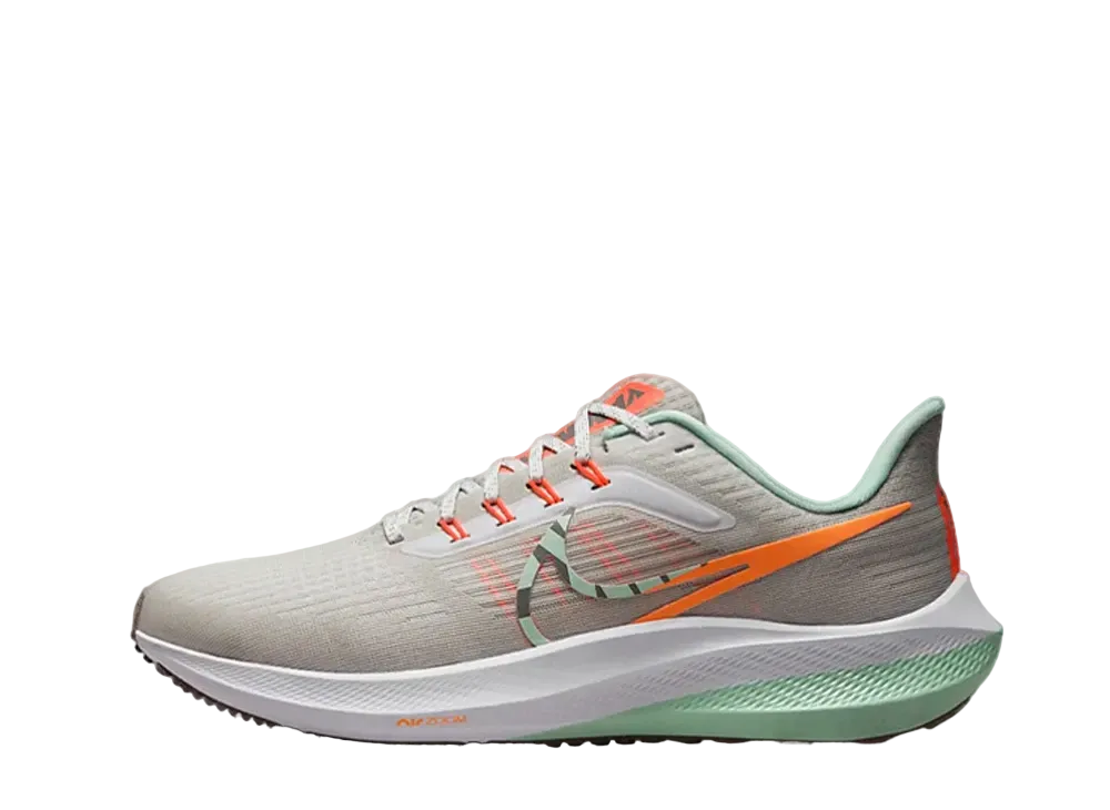 ナイキ ウィメンズ エアズーム ペガサス 39 プレミアム "フォトン ダスト/ミント フォーム"