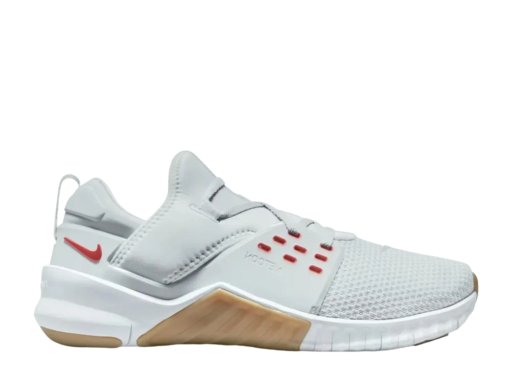 ナイキ フリー メトコン2 "ピュアプラチナム/ガム"