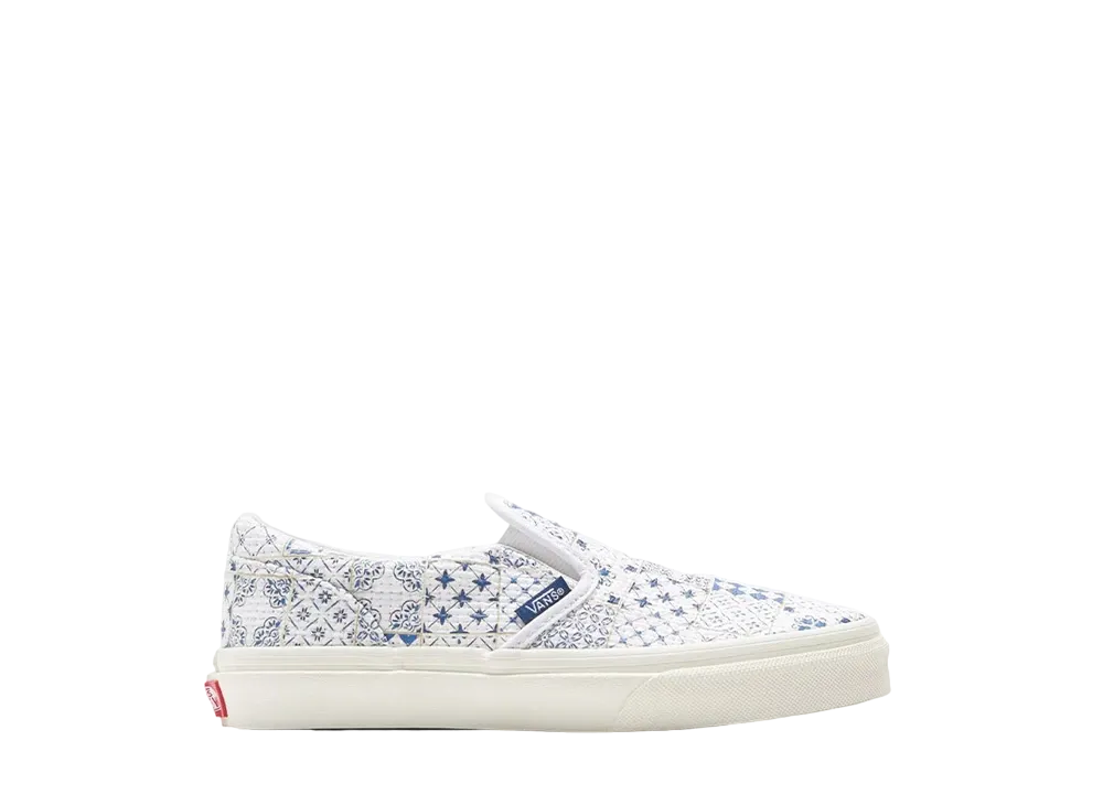 キス × バンズ PS クラシック スリッポン フォア ボールド アズレージョ タイル "ホワイト/ブルー"(キッズ)