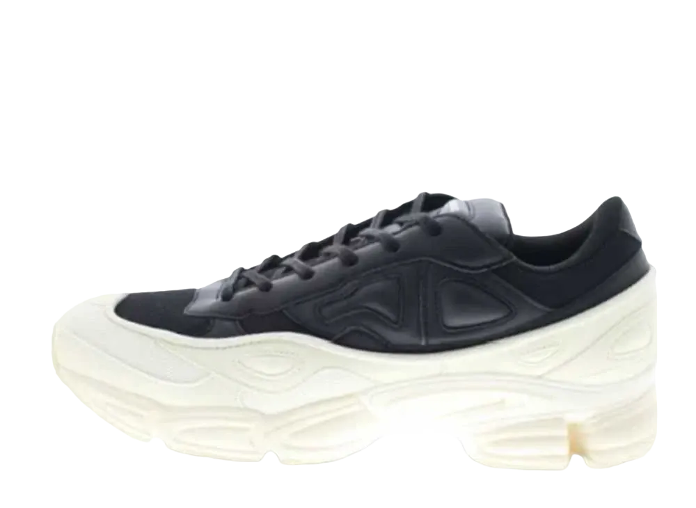 ラフ・シモンズ × アディダス オズウィーゴ "ホワイト/ブラック"