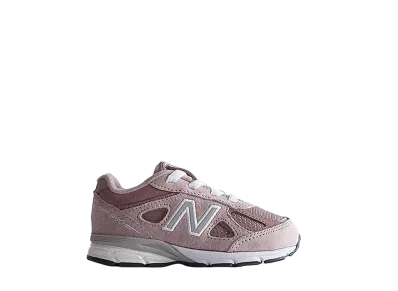 キス × ニューバランス TD 990V4 "ダスティローズ"(キッズ)