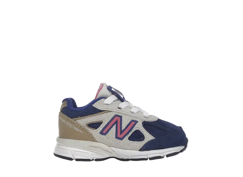 キス × ニューバランス TD 990V4 デイトナ "タン/ネイビー/ピンク"(キッズ)