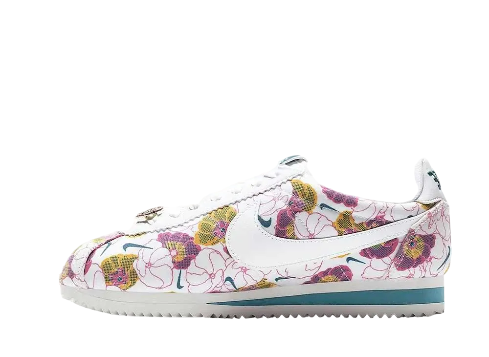 ナイキ ウィメンズ クラシック コルテッツ LX フローラル パック "ホワイト"
