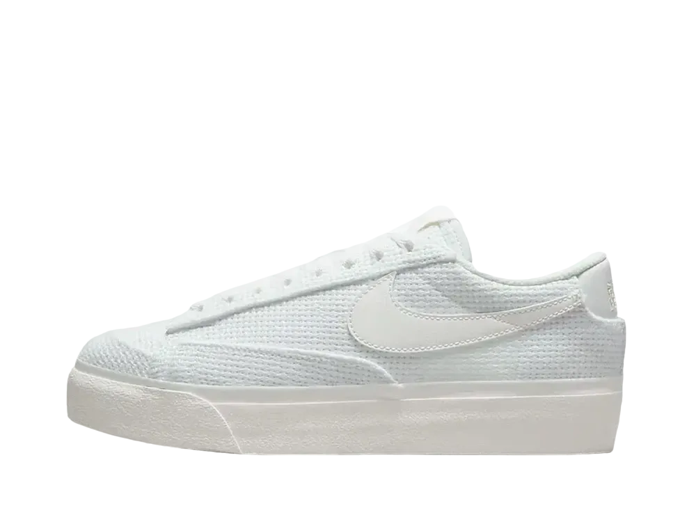 ナイキ ウィメンズ ブレーザー ロー プラットフォーム ESS "サミット ホワイト"