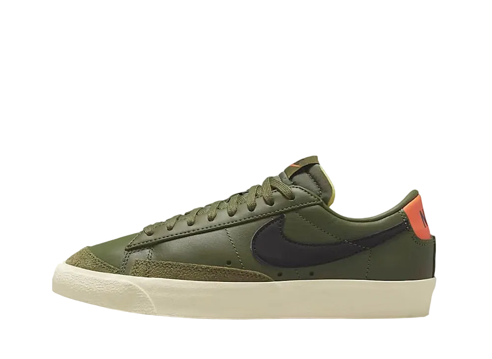 ナイキ ウィメンズ ブレーザー ロー 77 "ミディアム オリーブ/オレンジ トランス"
