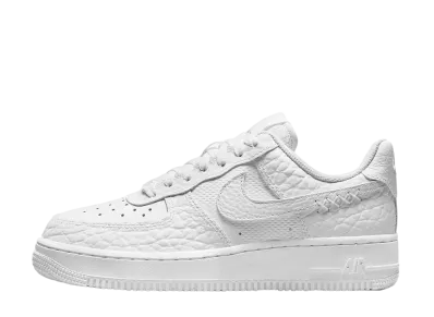 ナイキ ウィメンズ エアフォース1 ロー カラー オブ ザ マンス "ホワイト"