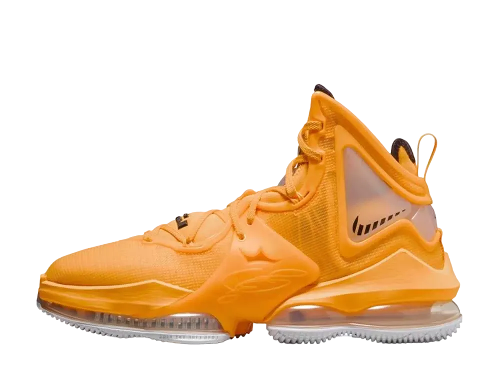 ナイキ レブロン19 ハード ハット "ユニバーシティゴールド"