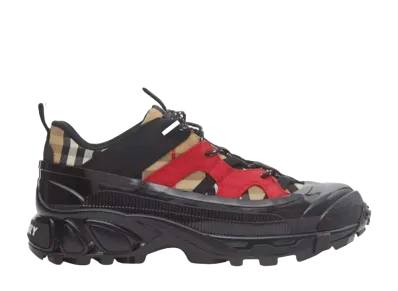 Burberry Arthur "Black"