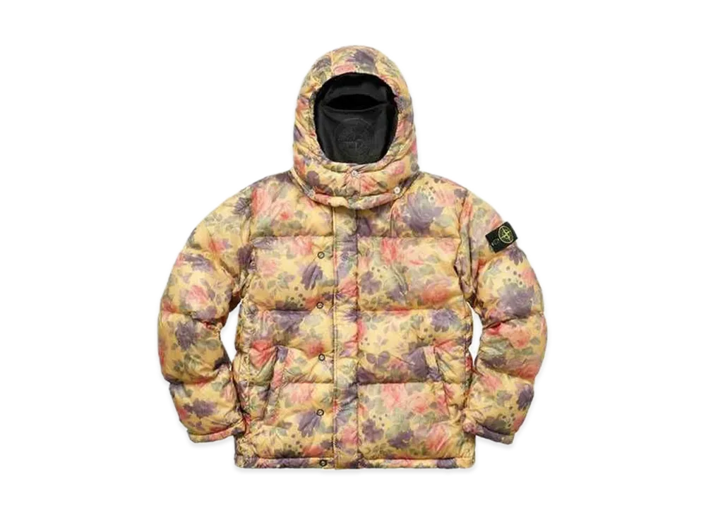 シュプリーム ストーンアイランド ラミー カバー スタンパト パフィー ジャケット "コッパー"