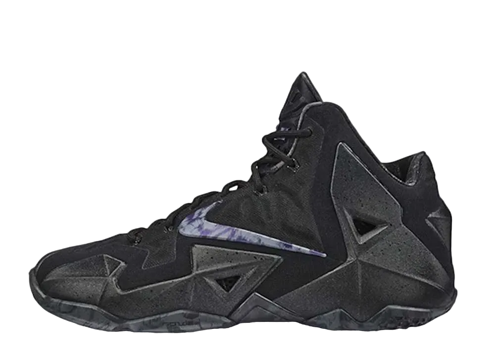 ナイキ レブロン11 "ブラックアウト"
