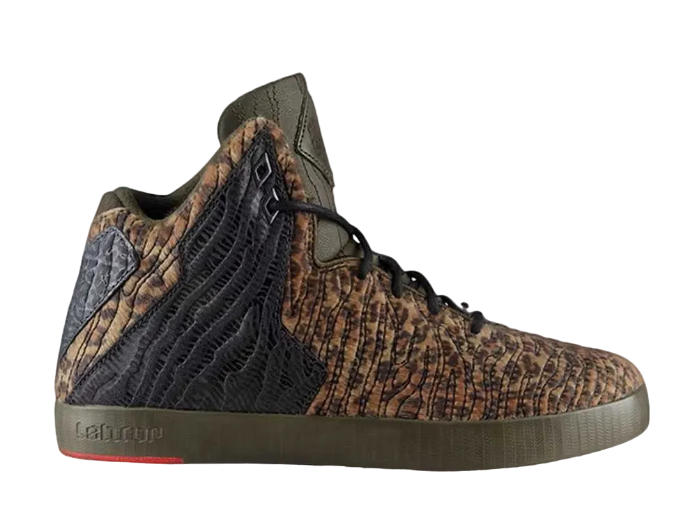 ナイキ レブロン11 NSW "レオパード"