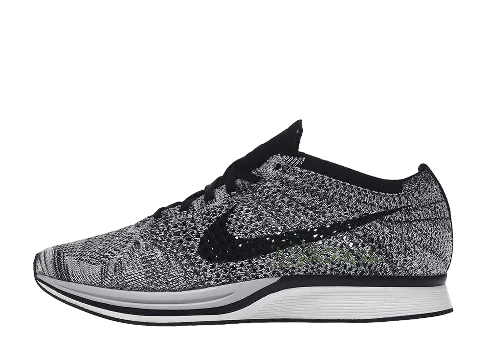 ナイキ フライニット レーサー "オレオ"