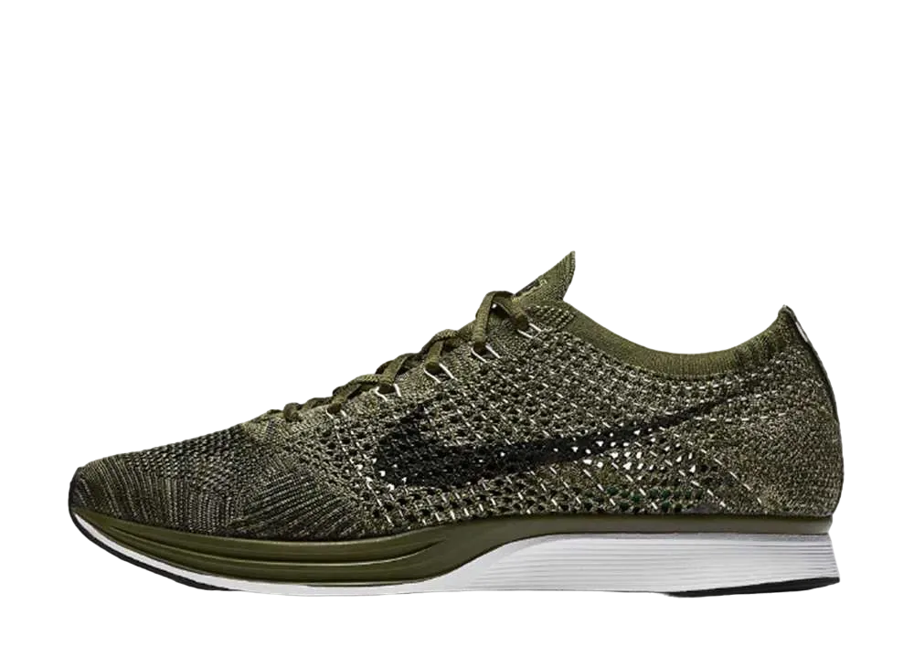 ナイキ フライニット レーサー "ラフ グリーン"