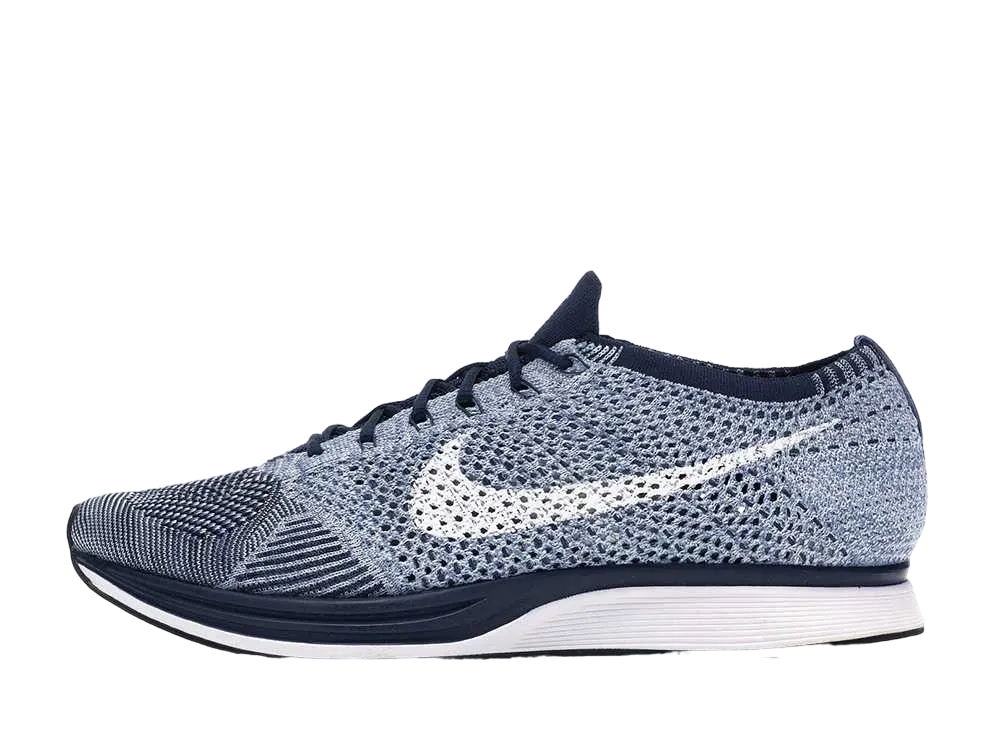 ナイキ フライニット レーサー "ブルー ティント"