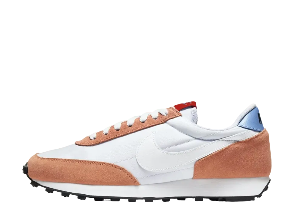 ナイキ ウィメンズ デイブレイク "フットウェア グレイ"