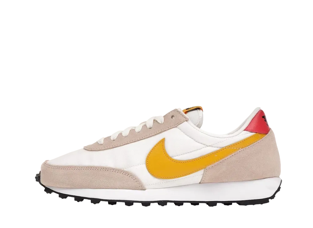 ナイキ ウィメンズ デイブレイク "ペール アイボリー"