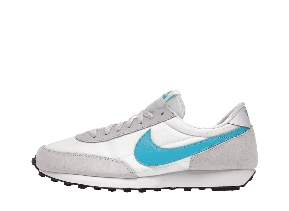 ナイキ ウィメンズ デイブレイク "バスト グレイ/ブルー フューリー"