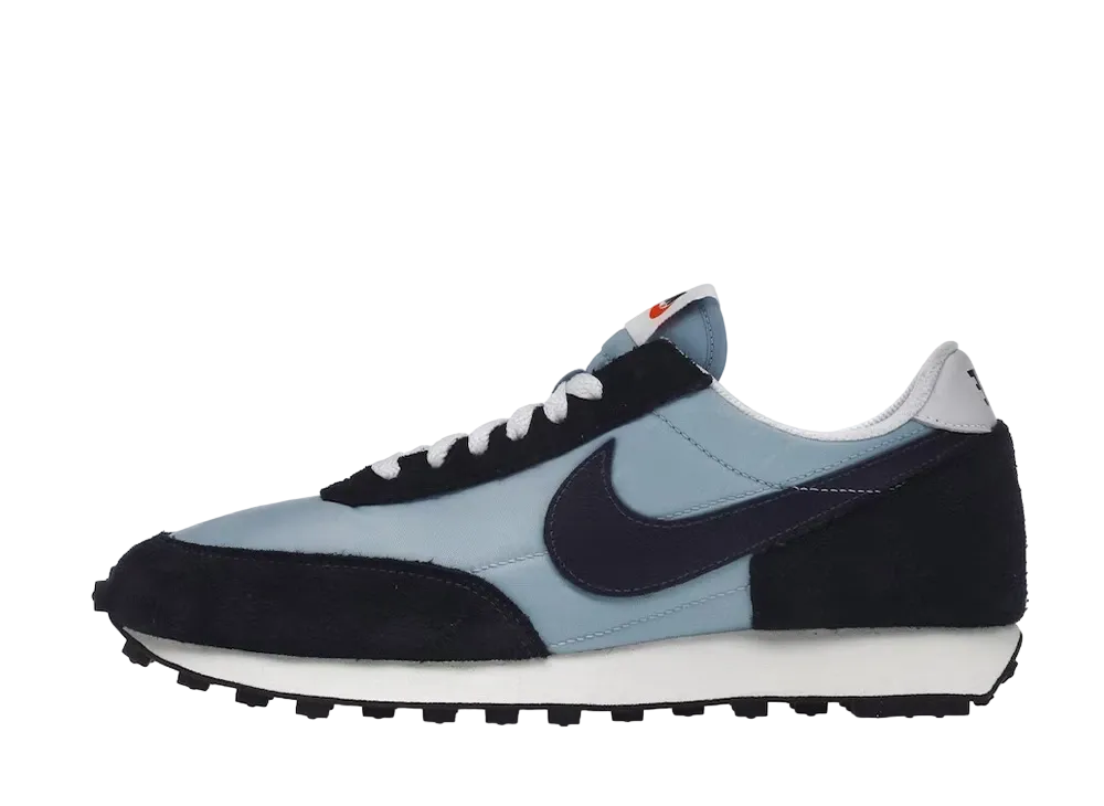 ナイキ デイブレイク "アーモリー ブルー"