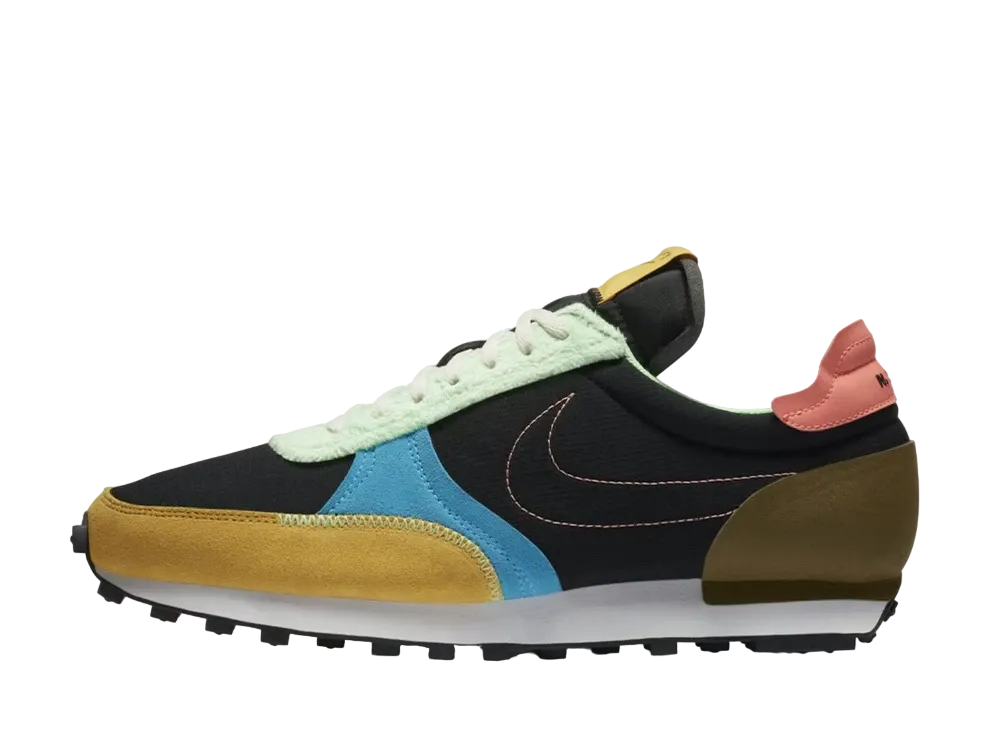 ナイキ デイブレイク タイプ ファー パック "ブラック/アトミック パウダー"