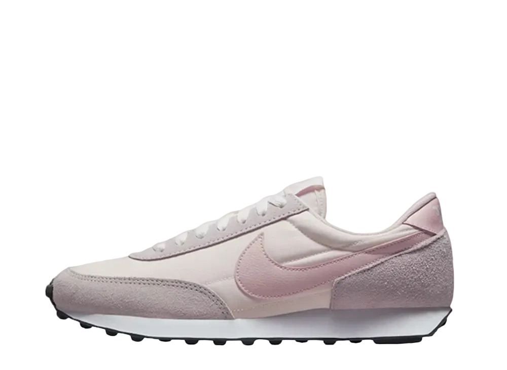 ナイキ ウィメンズ デイブレイク "ライト ソフト ピンク"
