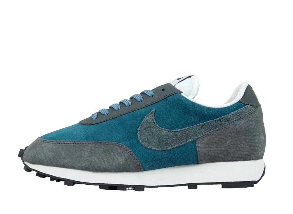 ナイキ デイブレイク "ミッドナイト ターコイズ/シーウィード ダーク スモーク グレイ"