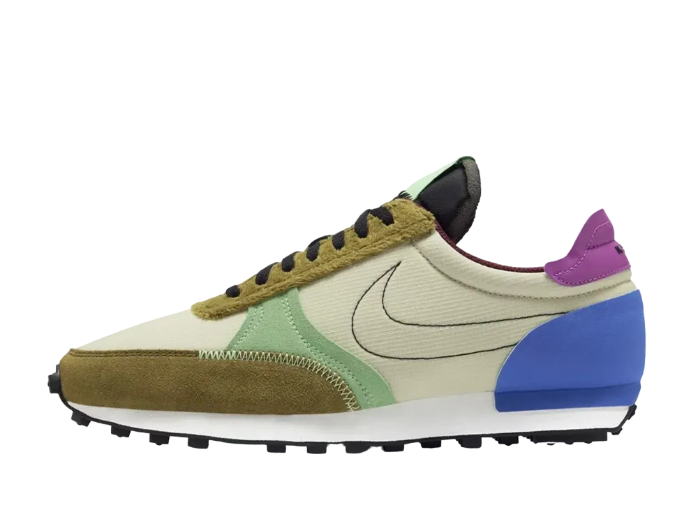 ナイキ デイブレイク タイプ "フォッシル/イルージョン グリーン"