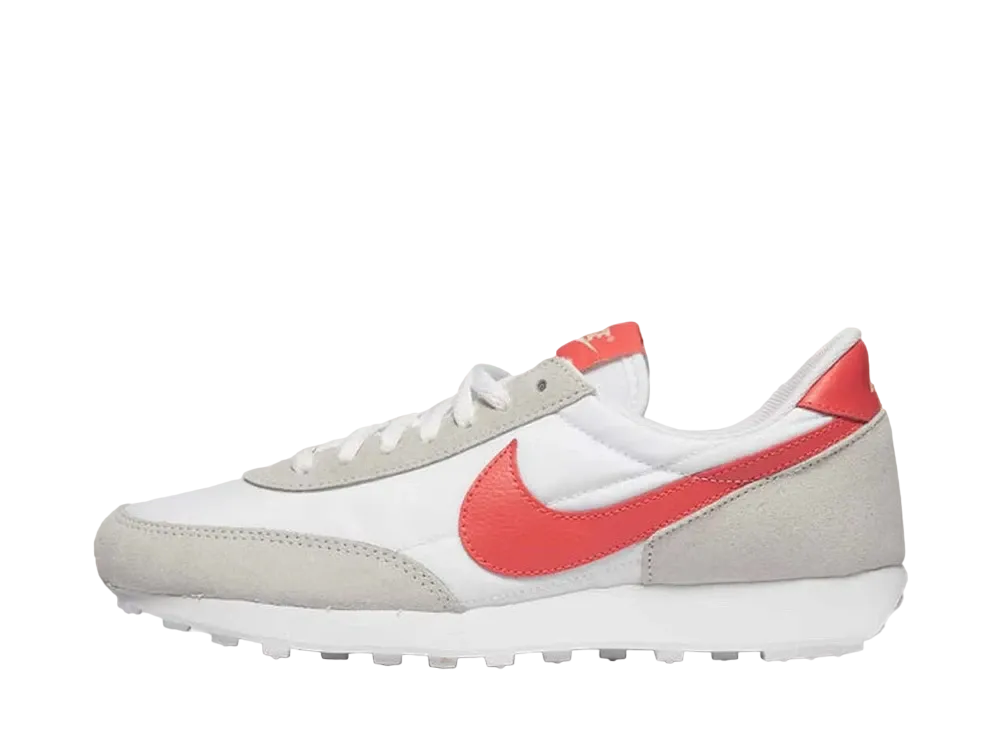 ナイキ ウィメンズ デイブレイク "ホワイト/マジック エンバー"