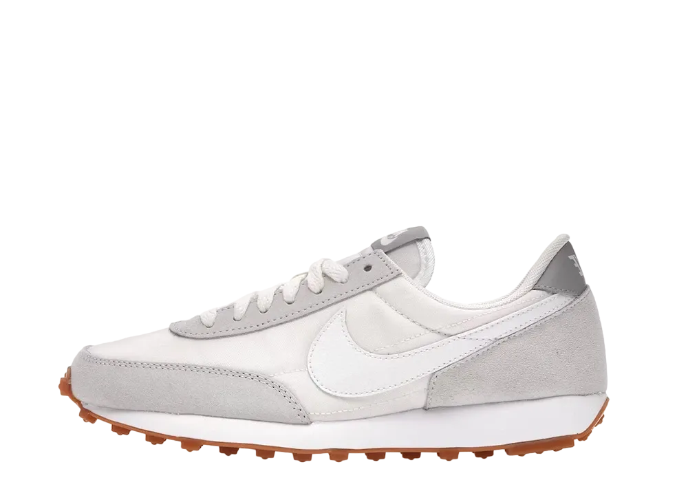 ナイキ ウィメンズ デイブレイク "ホワイト/ガム"