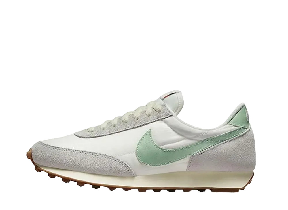 ナイキ ウィメンズ デイブレイク SE "エナメル グリーン"