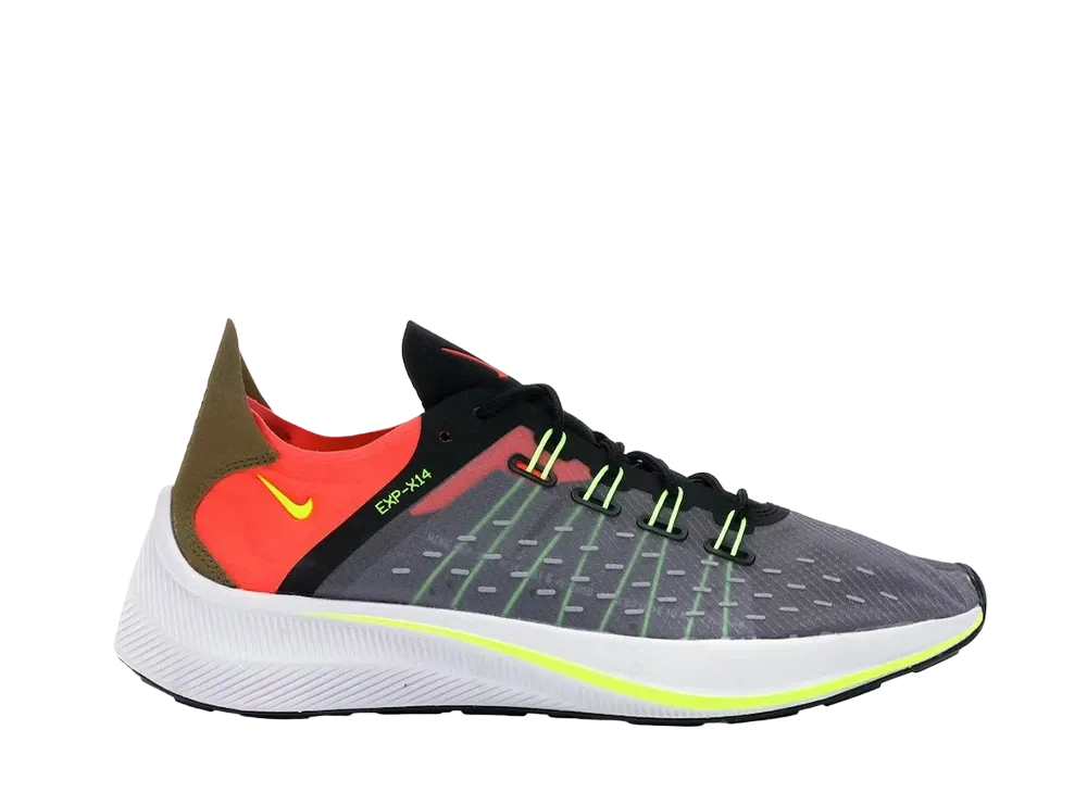 ナイキ ウィメンズ EXP-X14 "ブラック/ボルト ソーラー レッド"