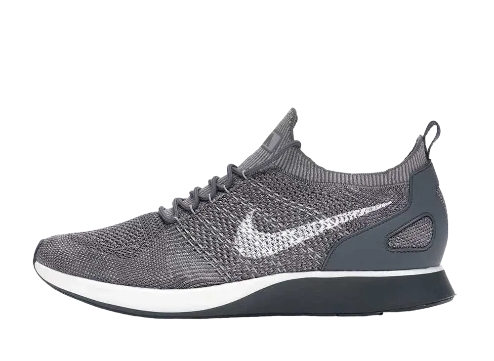 ナイキ マライア フライニット レーサー "ガンスモーク"