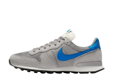 ナイキ エア インターナショナリスト "マット シルバー/ブルー スパーク"