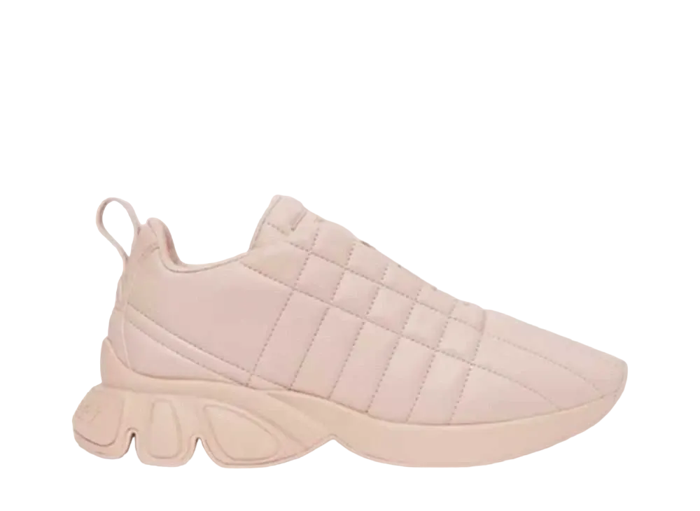 バーバリー ウィメンズ キルティングレザー クラシックスニーカー "ダスキーピンク"