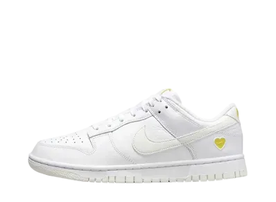 ナイキ ウィメンズ ダンク ロー "イエロー ハート"