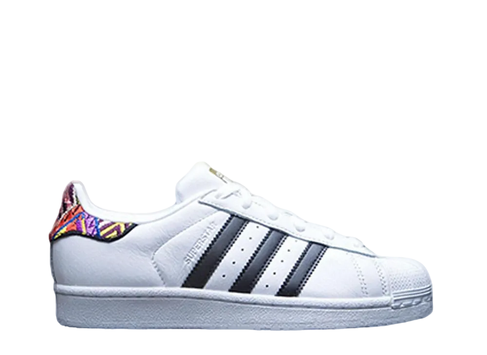 アディダス ウィメンズ スーパースター "マルチ エンブロイダリー"