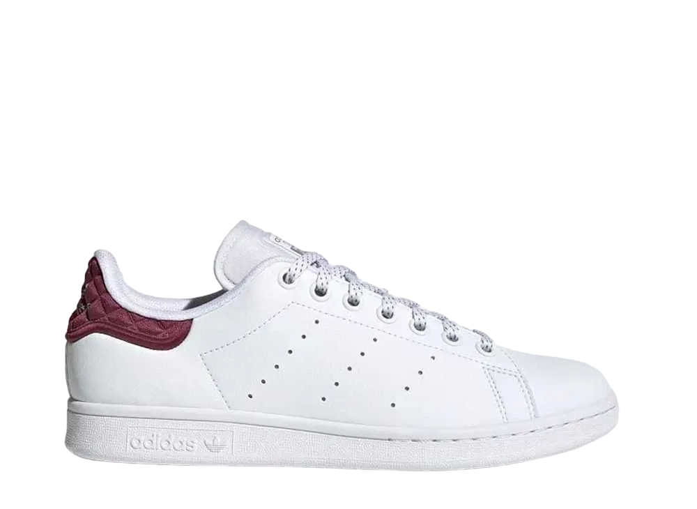 アディダス オリジナルス ウィメンズ スタンスミス "フットウェアホワイト/ヴィクトリークリムゾン/サプライヤーカラー"