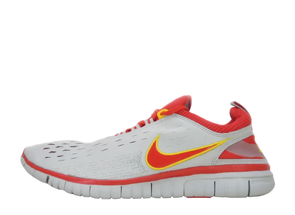 ナイキ フリー 5.0 プライオリティ ウルトラマン "ニュートラル グレイ/アトム レッド"