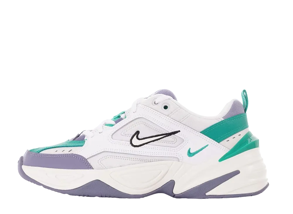 ナイキ エムツーケー テクノ "プラチナムティント/セイル/ルーシッドグリーン"