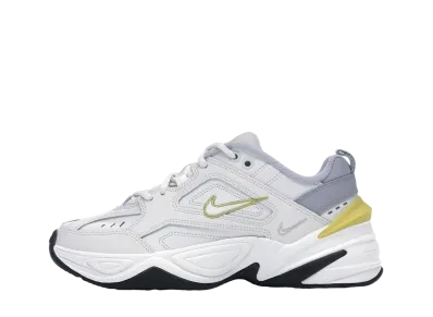ナイキ ウィメンズ エムツーケー テクノ "プラチナムティント/セロリ"