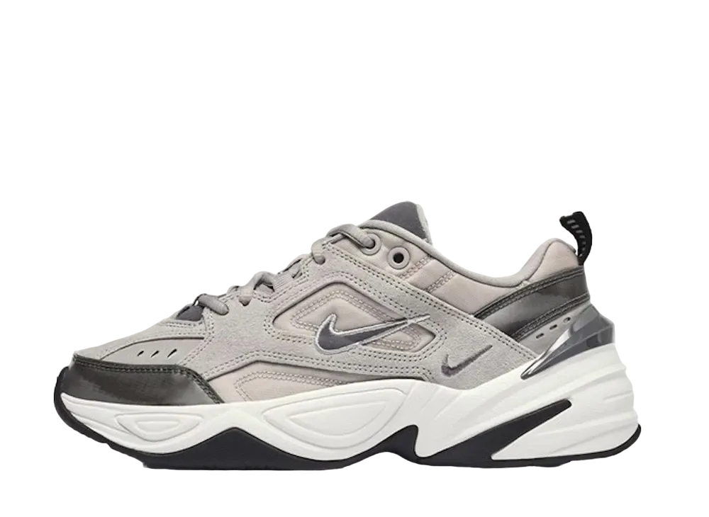 ナイキ ウィメンズ エムツーケー テクノ "アトモスフィア グレイ"
