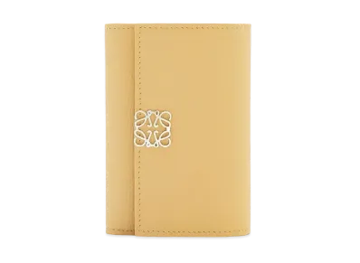 LOEWE Anagram Small Vertical Wallet In Pebble Grain Calfskin "Dark Butter"