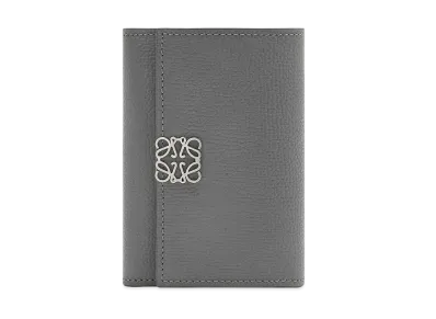 LOEWE Anagram Small Vertical Wallet In Pebble Grain Calfskin "Asphalt Grey"