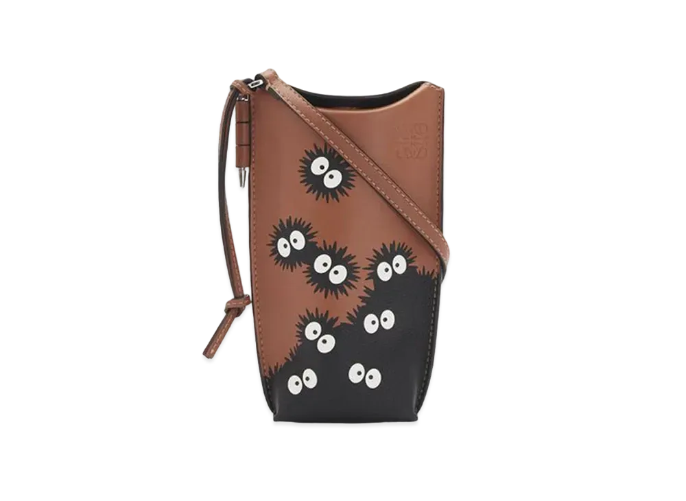 LOEWE x My Neighbor Totoro Dust Bunnies Gate Pocket In Soft Calfskin "Tan/Black"