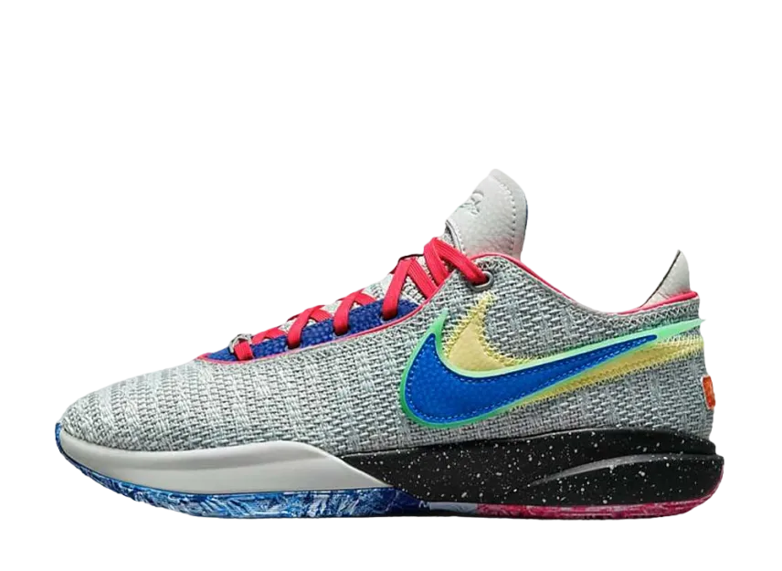 ナイキ レブロン20 "ナイキライファー"