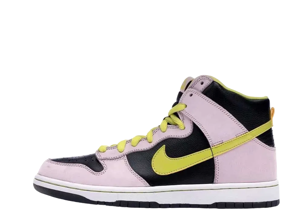 ナイキ SB ダンク ハイ "ミス ピギー"