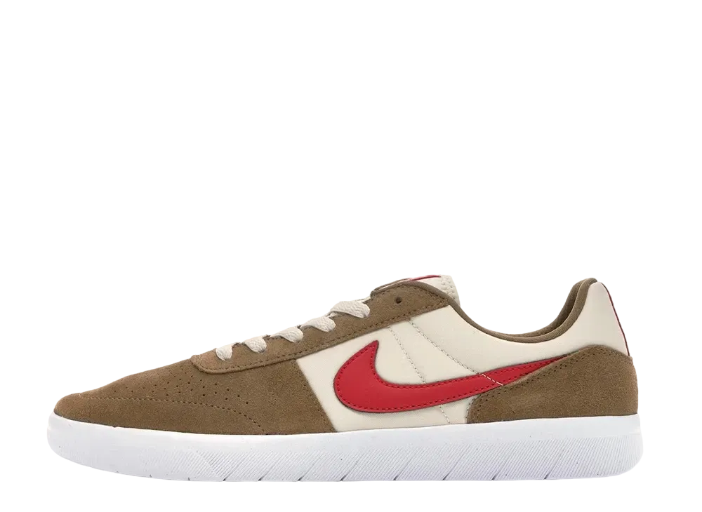 ナイキ SB チーム クラシック マーズ イヤー "ゴールデン ベージュ/ライト クリーム ホワイト ユニバーシティ レッド"