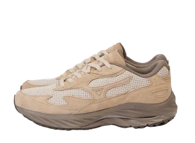 ビームス × ミズノ ウェーブ ライダー ベータ "ベージュ"